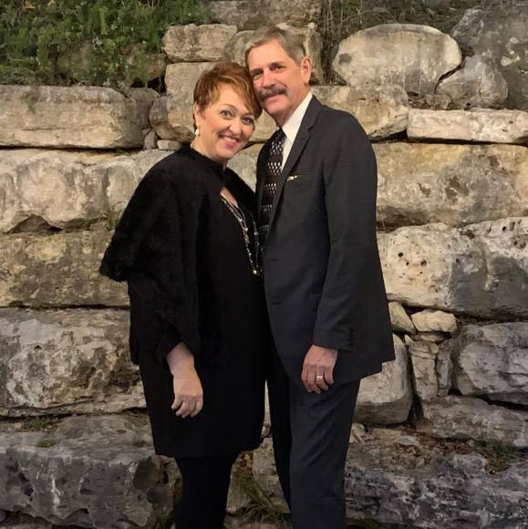 Meet your Posher, Laurie - Picture 1 of 1